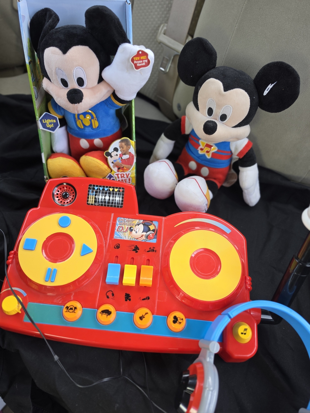 Disney Mickey Mouse Red, Yellow & Blue DJ Playset with Plush